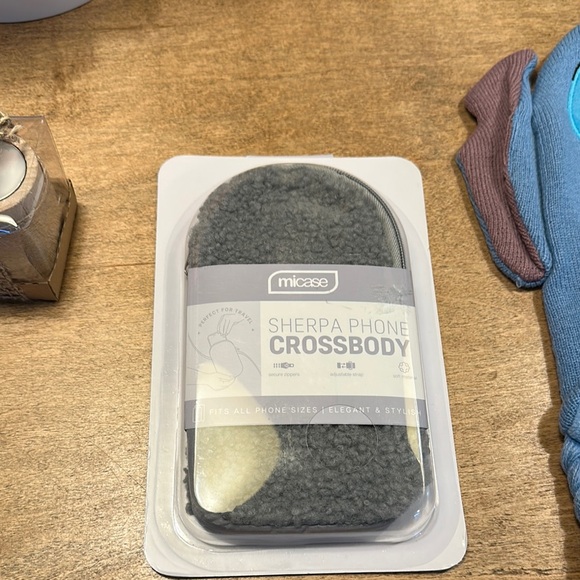 Gray Sherpa Phone Crossbody - Picture 1 of 1